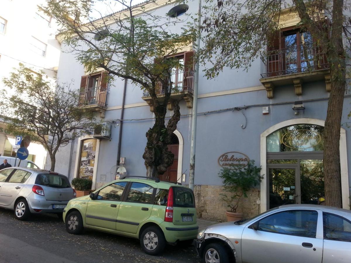 Bed and Breakfast Palazzo Cosentino Caltanissetta Exterior foto